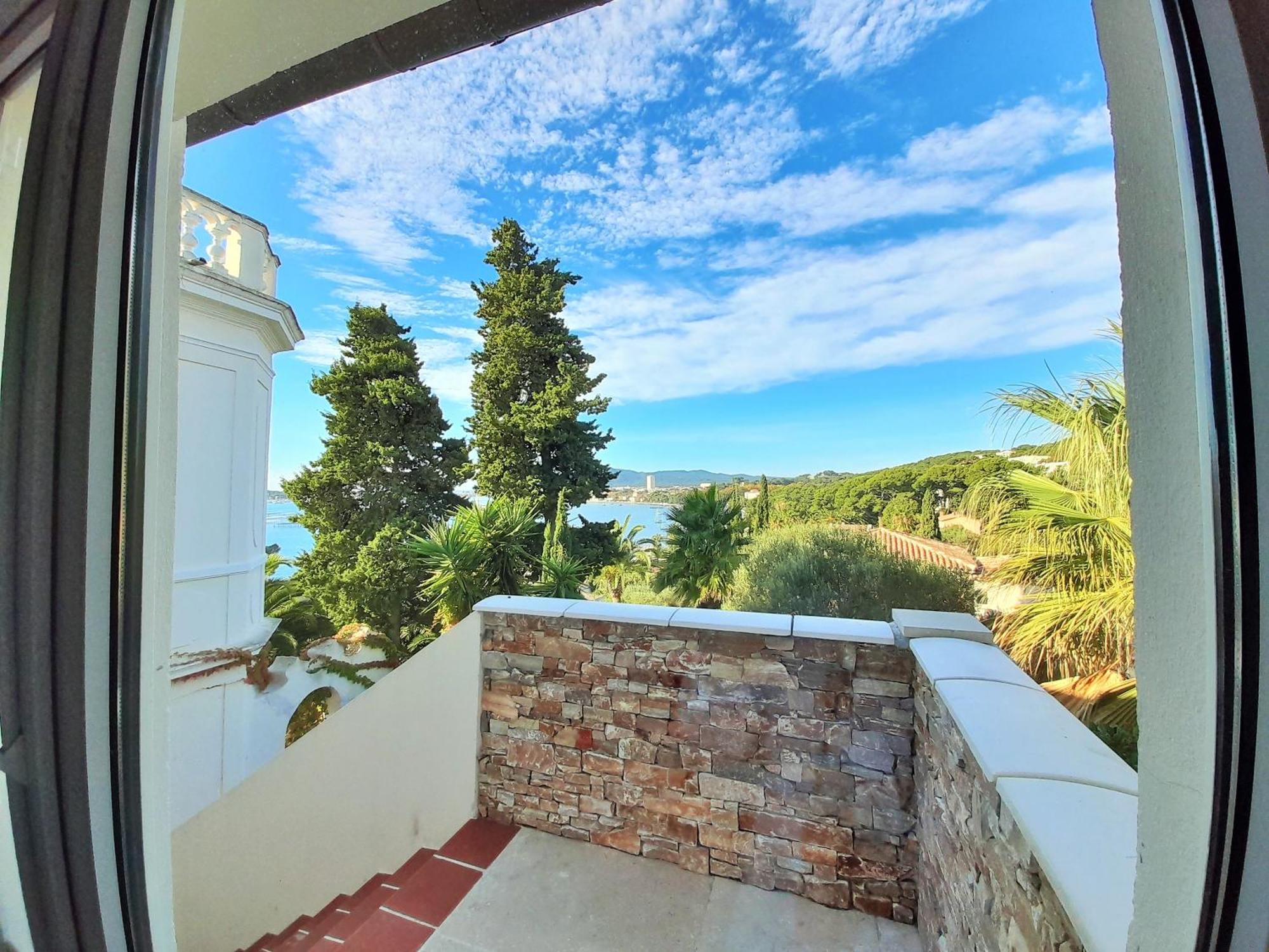 לה סיין סור-מר Villa-Chateau Les Terrasses - Tamaris, Plage Des Sablettes, Mer Au Bas De La Propriete מראה חיצוני תמונה