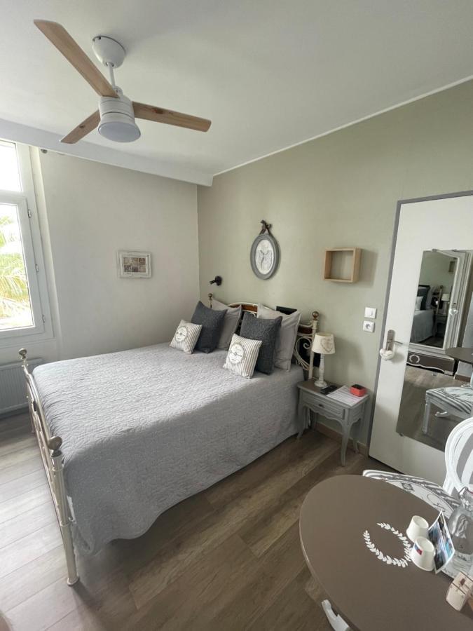 לה סיין סור-מר Villa-Chateau Les Terrasses - Tamaris, Plage Des Sablettes, Mer Au Bas De La Propriete מראה חיצוני תמונה